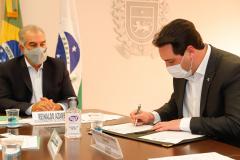 Paraná e Mato Grosso do Sul firmam acordo para ampliar malha ferroviária