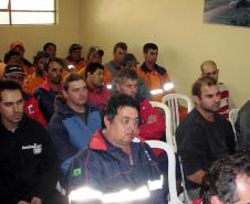 Bombeiros treinam pessoal da Ferroeste em Guarapuava