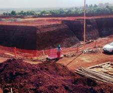 Obras nos silos da Cotriguaçu em Cascavel