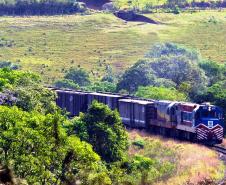 Ferroeste. Cascavel a Guarapuava, Guaraniaçu, 15.09.12. Foto Chuniti Kawamura/ANPr.