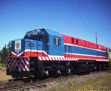 Nova locomotiva MX-620 (2702)  já circula com as cores da Ferroeste
