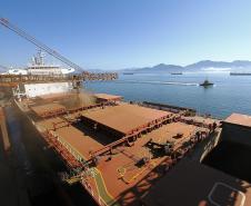 A movimentação de granéis sólidos pelo Corredor de Exportação do Porto de Paranaguá atingiu recorde histórico em junho.Paranaguá, 22/06/2015.Foto: André Kasczeszen/APPA