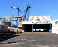 Patio de manobras e carregamento da Ferroeste de Cascavel. Foto Jorge Woll - SEIL/DER