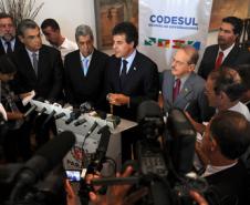 REUNIÃO DO CODESUL - Governador Beto Richa assume a Presidência do Codesul. mília Fernandes.Curitiba, 04.04.2012.Foto: AENotícias