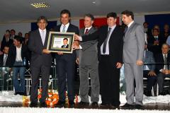 Governo municipalista rende homenagem a Beto Richa