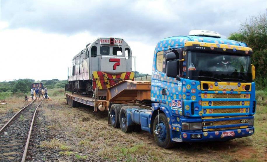 Ferroeste devolve locomotivas paradas