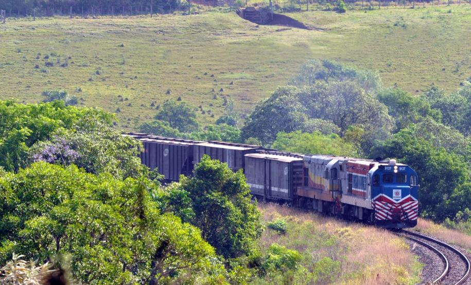 Ferroeste registra melhor quadrimestre em três anos Ferroeste registra melhor quadrimestre em três anos