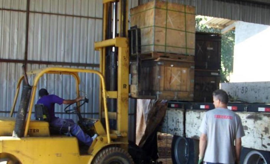 Descarregamento de peças em Guarapuava