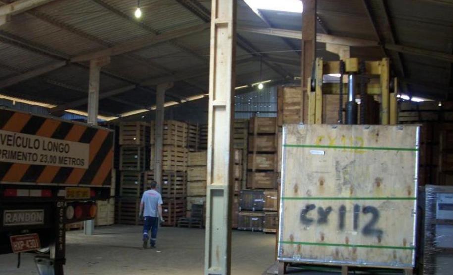 Descarregamento de peças em Guarapuava