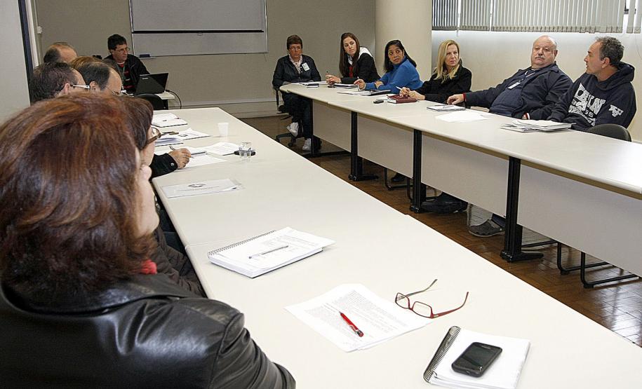 Meio ambiente - Recicláveis ? Lixo reciclável ? Comissão discute a ampliação do Projeto de Recicláveis do Departamento de Estradas de Rodagem ? Curitiba 25/06/13 ? Foto Jorge Woll ? SEIL/DER