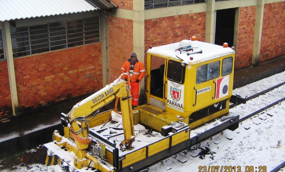 CAminhão de linha na neve CAminhão de linha na neve