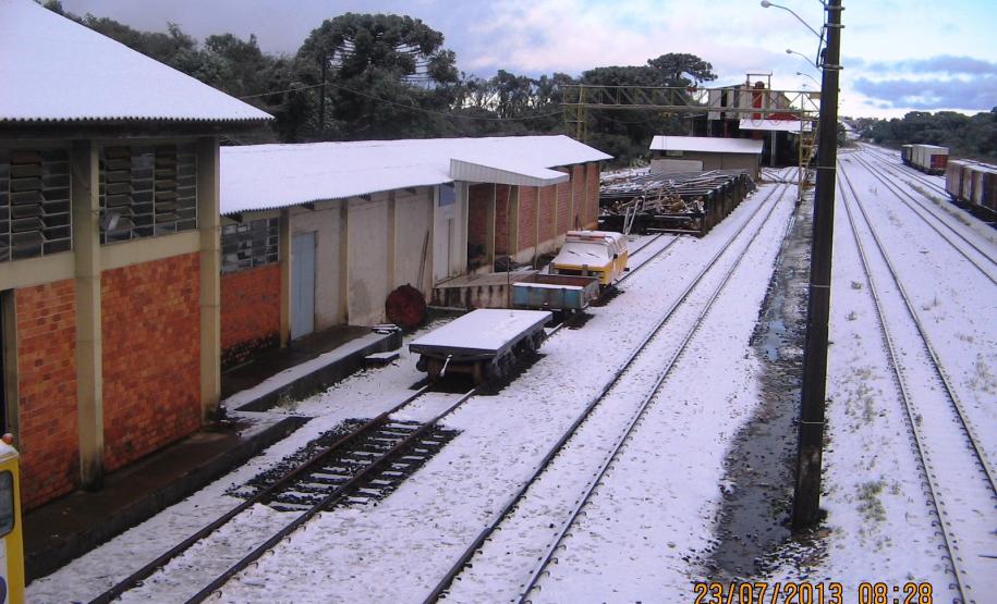 Neve no pátio Neve no pátio