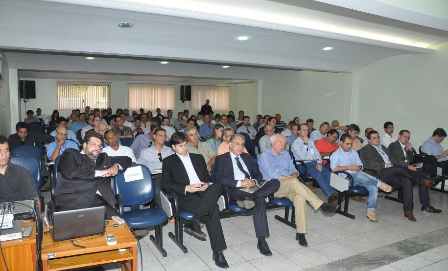 Ferroeste apresenta modelo da nova ferrovia para lideranças em Goiás