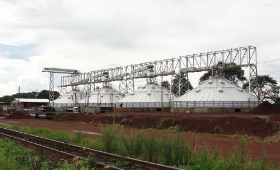 Editorial da Gazeta do Paraná, CGN e Blog de Marcos Formighieri sobre a Ferroeste.