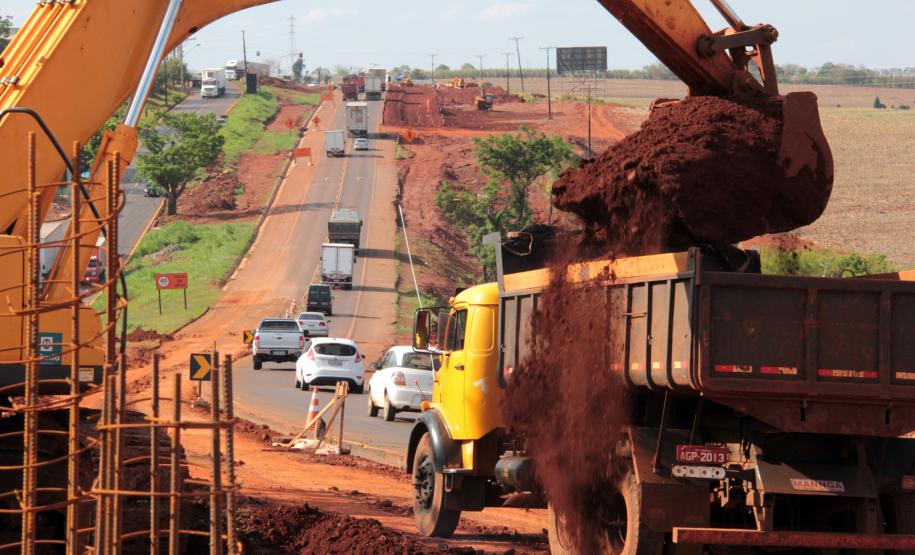 Governo investe R$ 2,5 bilhões em infraestrutura para escoar safra recorde. Duplicação Cambé.Foto: Jorge Woll/DER
