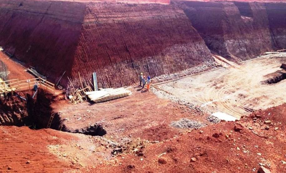 Obras Obras nos silos da Cotriguaçu em Cascavel