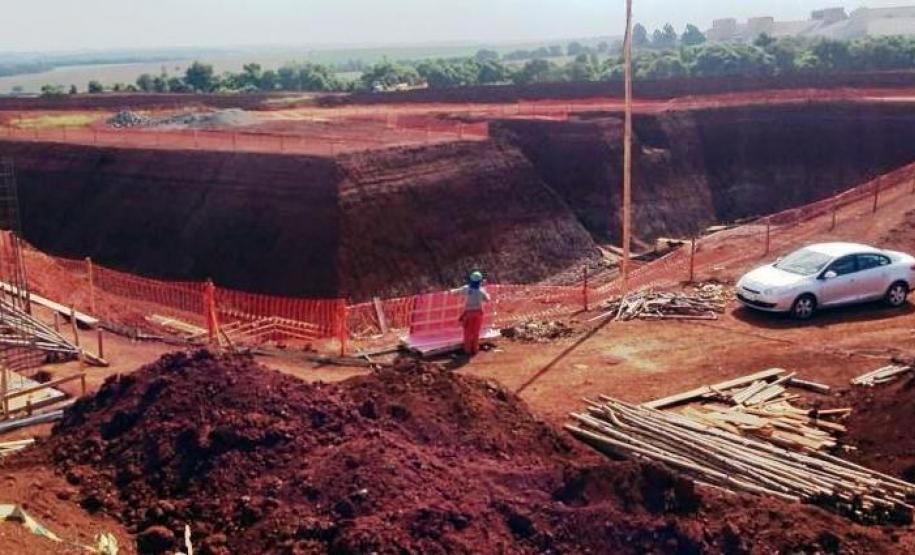 Obras terminal Cascavel Obras nos silos da Cotriguaçu em Cascavel