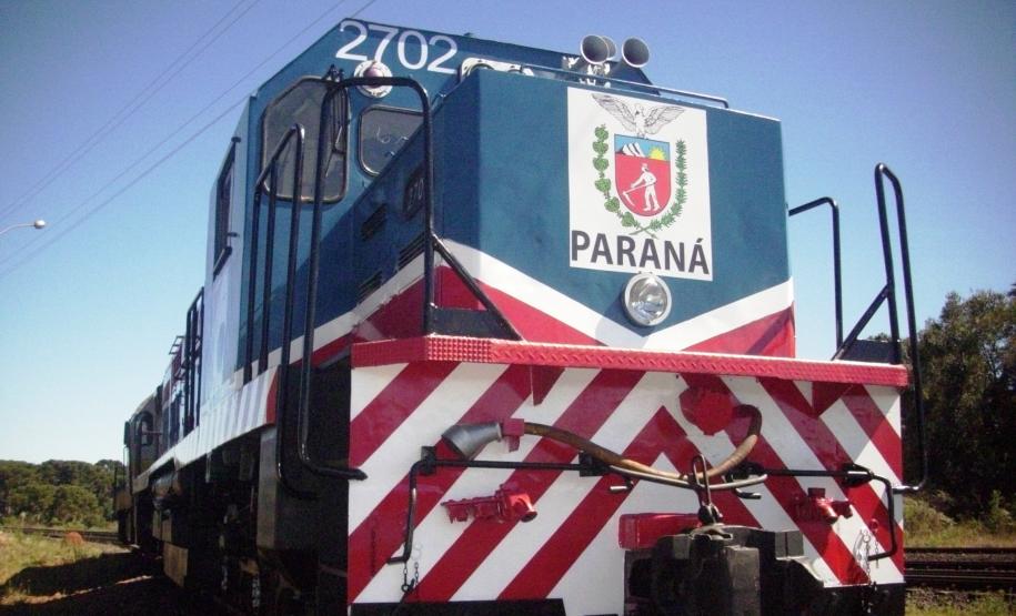 Nova locomotiva MX-620 (2702)  já circula com as cores da Ferroeste