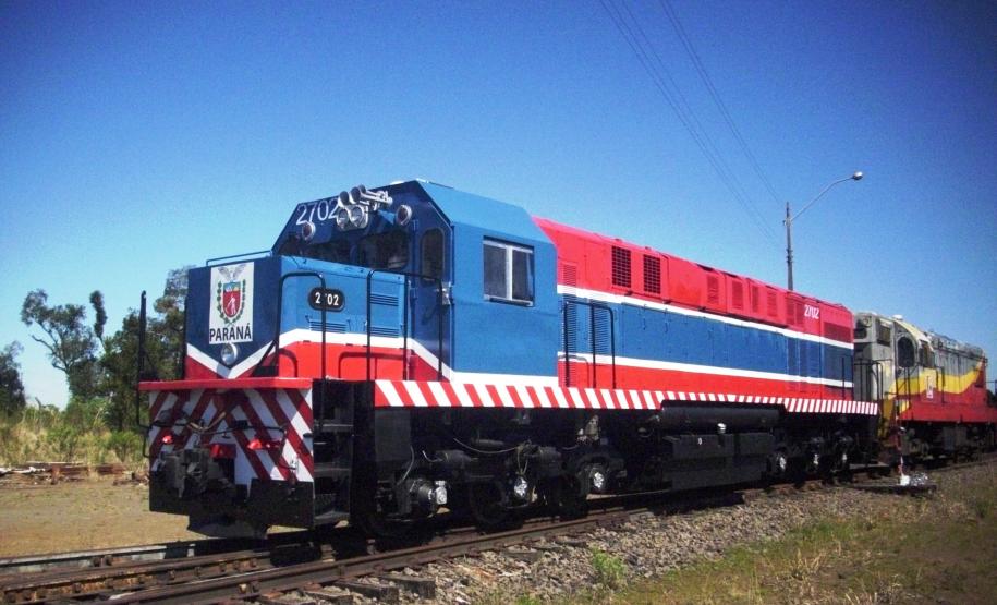 Nova locomotiva MX-620 (2702)  já circula com as cores da Ferroeste