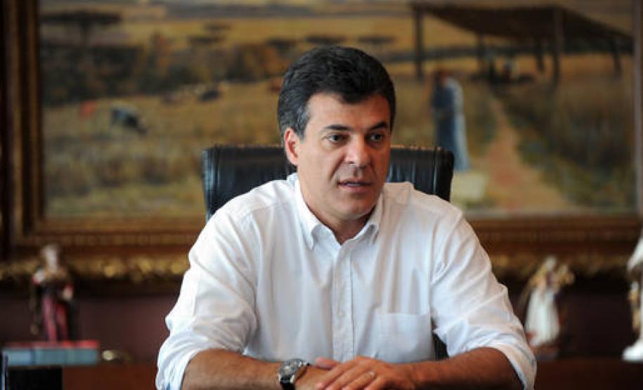 Beto Richa fala sobre ferrovia no MS Beto Richa fala sobre ferrovia no MS