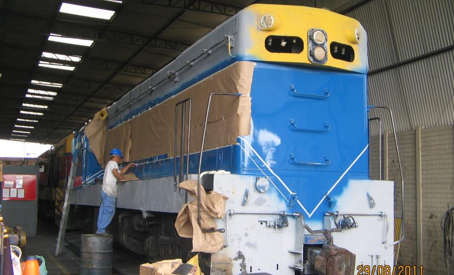 Ferroeste recupera mais uma locomotiva