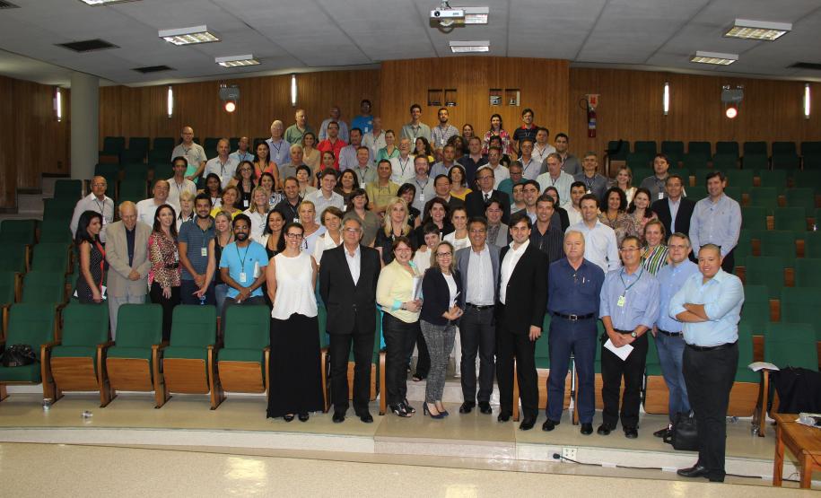 Ferroeste participa de encontro da Secretaria de Infraestrutura para apresentar Plano de Ações para 2015/18 Conclusão do encontro.