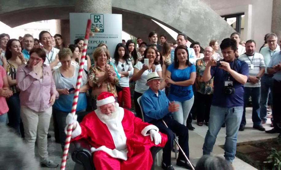 Natal solidário Papai Noel na Seil e Ferroeste.