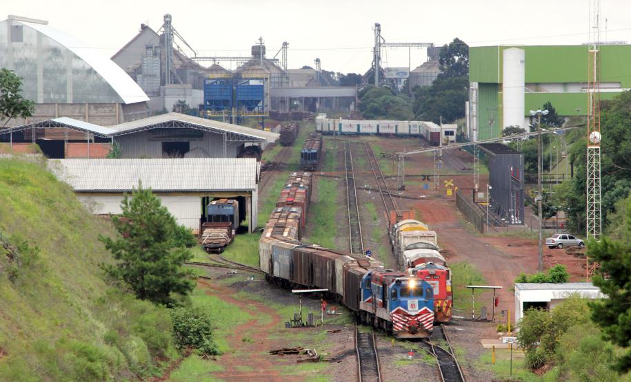 Ferroeste faz a maior compra trens e vagões em 30 anos da empresa Ferroeste faz a maior compra trens e vagões em 30 anos da empresa