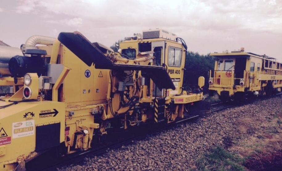Ferroeste faz serviço de socaria e nivelamento mecanizado dos trilhos pela primeira vez após a construção
2