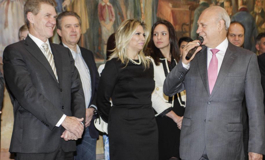 Governador em exercício Ademar Traiano, trasmite o cargo para a vice-governadora Cida Borghetti. Curitiba, 19/10/2015. Foto: Pedro Ribas/ANPr