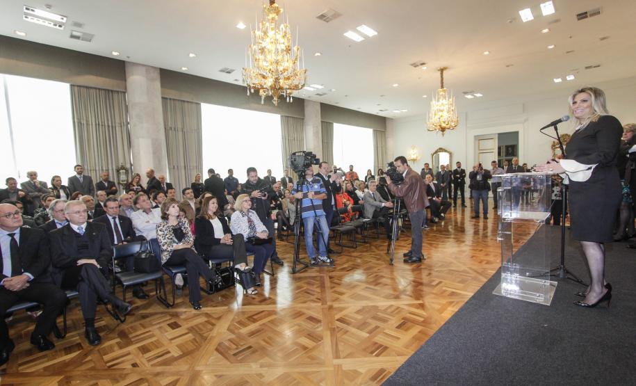 Governador em exercício Ademar Traiano, trasmite o cargo para a vice-governadora Cida Borghetti. Curitiba, 19/10/2015. Foto: Pedro Ribas/ANPr