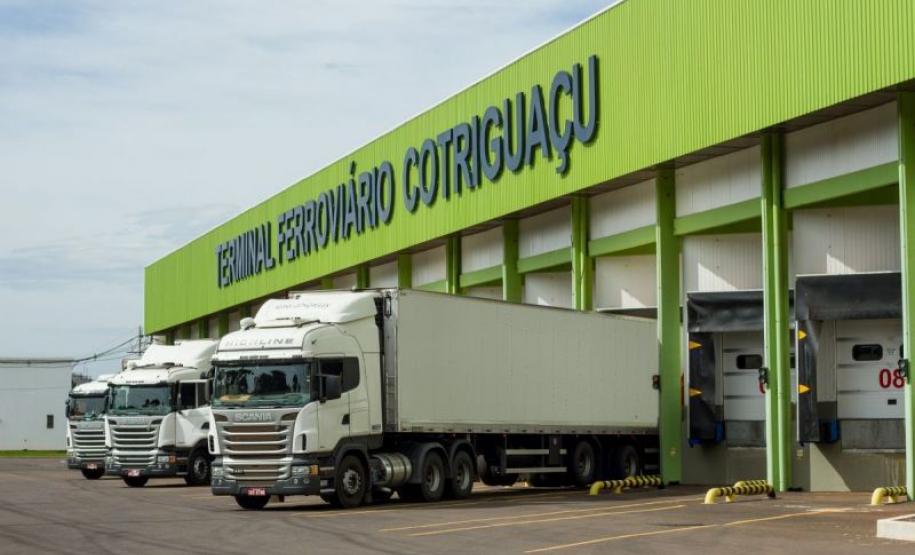 Cotriguaçu inaugura terminal de granéis no complexo da Ferroeste em Cascavel Cotriguaçu inaugura terminal de granéis no complexo da Ferroeste em Cascavel