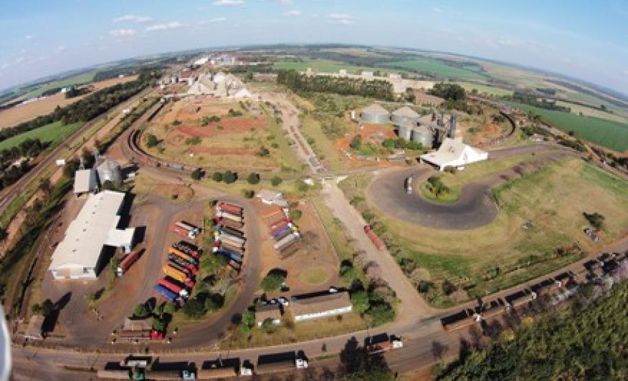 Ferroeste bate recordes de carga em 2016