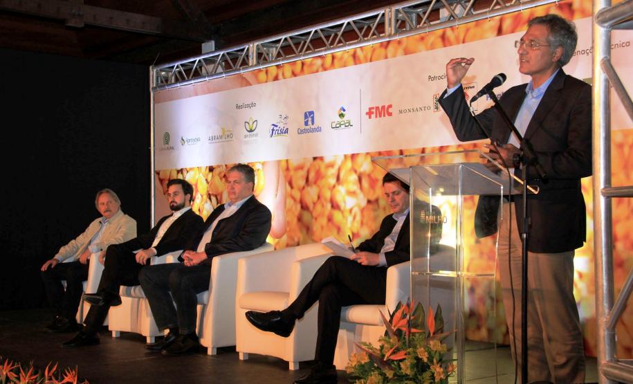 Estado apresenta soluções em transporte e logistíca a produtores de milho Estado apresenta soluções em transporte e logistíca a produtores de milho