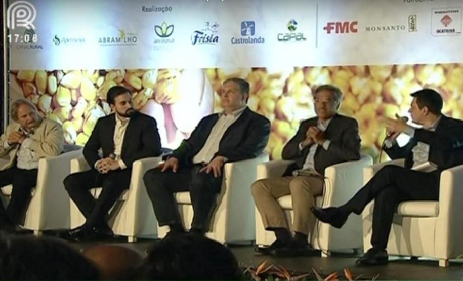 Painel sobre logística no Fórum Mais Milho.