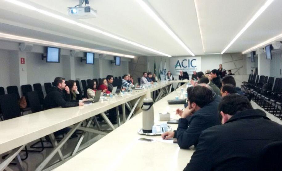 Lindeiros compõe grupos que discutem estratégias para o desenvolvimento do Oeste do Paraná com foco em ferrovias Lindeiros compõe grupos que discutem estratégias para o desenvolvimento do Oeste do Paraná com foco em ferrovias