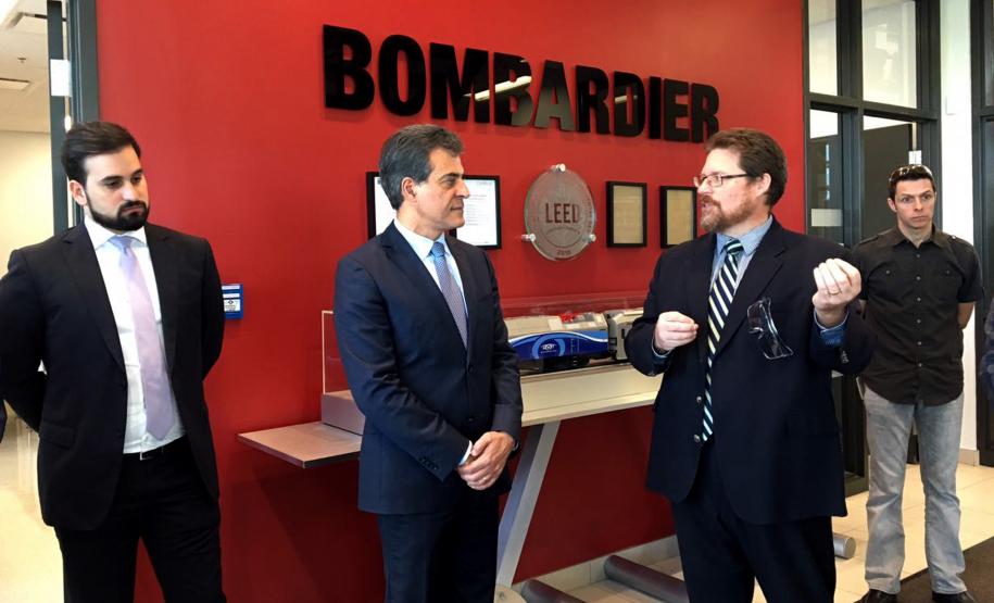 Presidente da Ferroeste e governador Beto Richa com executivo da fábrica canadense. Governador Beto Richa visita a fábrica da Bombardier, em Montreal, Canadá, e discutiu parcerias com executivos da empresa.Montreal, 25/07/2017.Foto: Divulgação ANPr