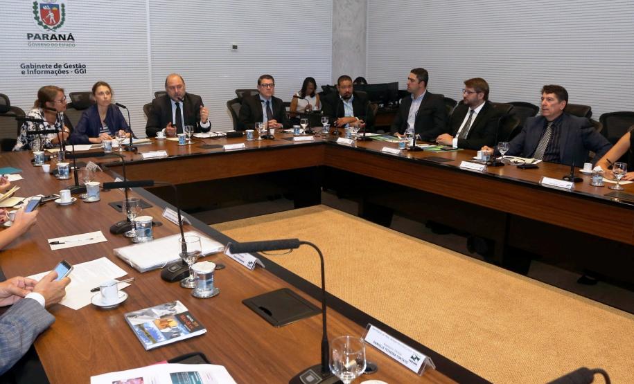 Paraná mostra áreas estratégicas para missão francesa