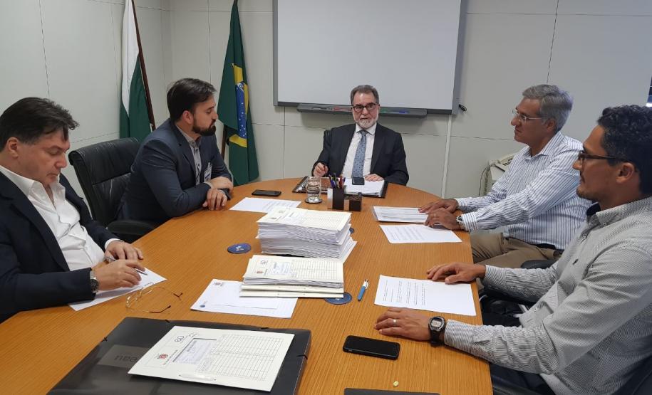 Paraná recebe propostas para estudos sobre a nova ferrovia