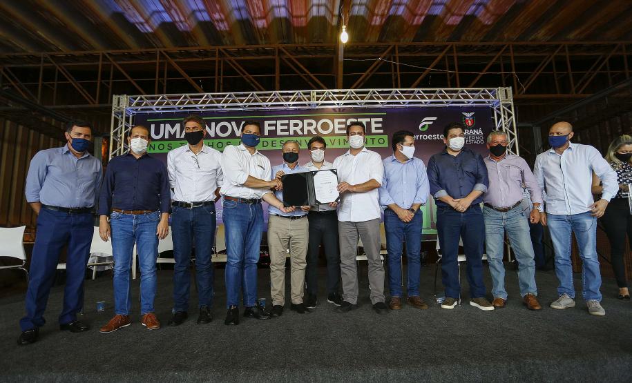 Governo moderniza locomotivas e vagões de modal do Estado