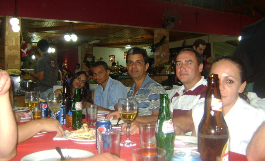 Funcionários comemoram Natal Funcionários comemoram Natal