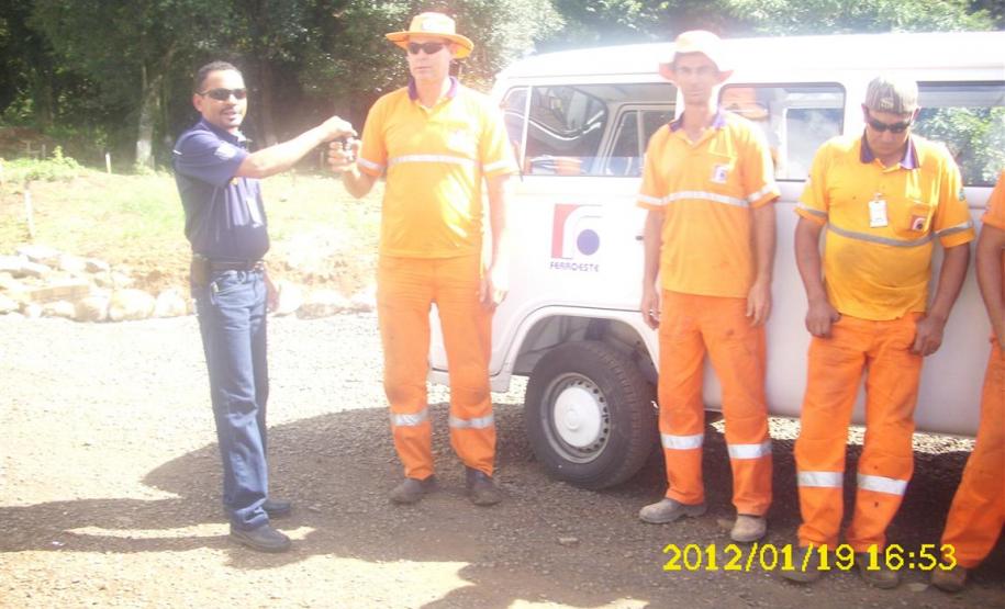 Por meio da Secretaria de Administração e Previdência, a FERROESTE conseguiu importante aquisição, trata-se de veiculo Kombi Placa AGO 0579, a transferência ocorreu por meio de Cessão de Uso