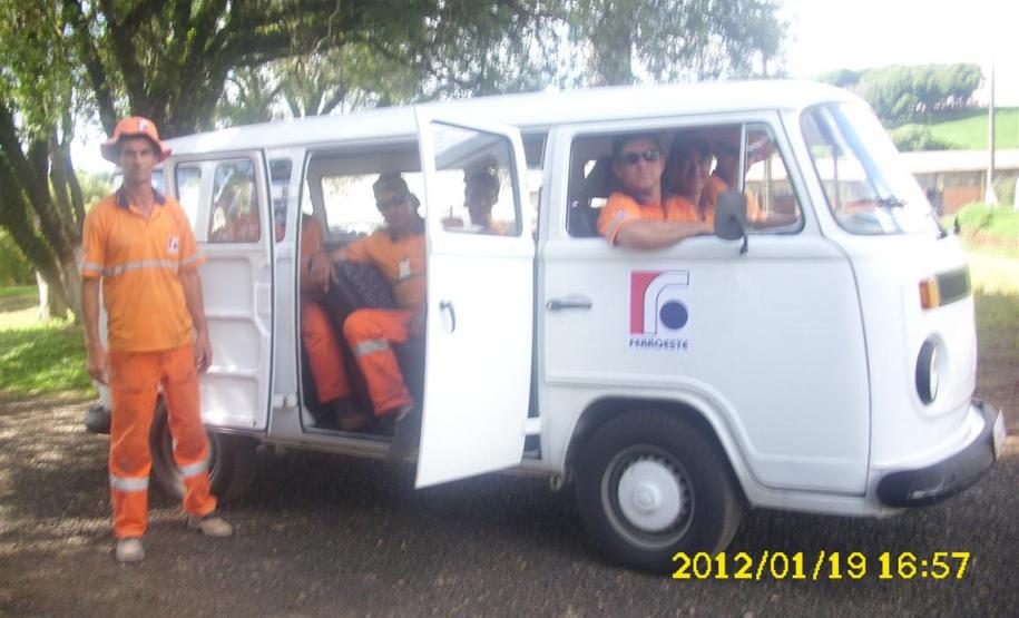 Por meio da Secretaria de Administração e Previdência, a FERROESTE conseguiu importante aquisição, trata-se de veiculo Kombi Placa AGO 0579, a transferência ocorreu por meio de Cessão de Uso