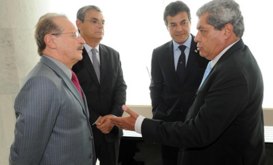 Governador do Paraná, Beto Richa durante reunião com os governadores do Codesul, do Rio Grande do Sul,  Tarso Genro, de Santa Catarina, Raimundo Colombo, do Mato Grosso do Sul, André Pucinelli.Curitiba, 04.04.2012.Foto: AENotícias